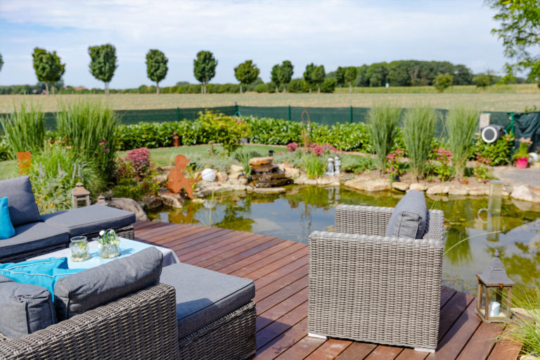 Frings_Galabau_Holzarbeiten_holzdeck_1920x1280