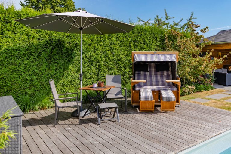 galabau_frings_blogbeitrag_sichtschutzzaun_hecke