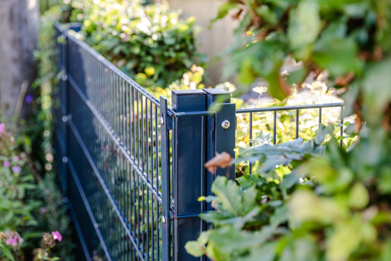 Frings_Galabau_Titelbild-stabgitterzaun1920x1280
