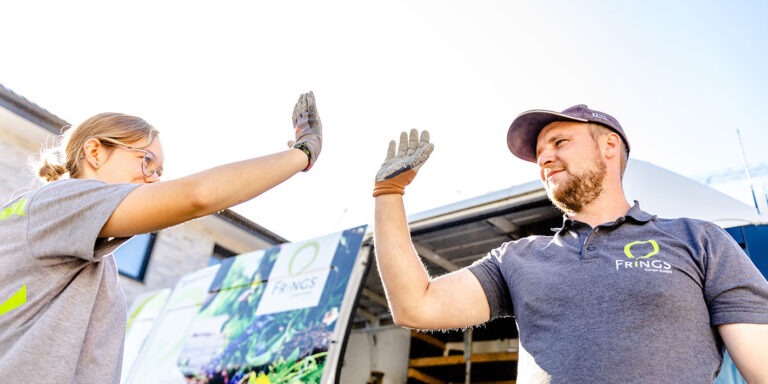 Frings_Galabau_Teambild_handschlag_1920x1280